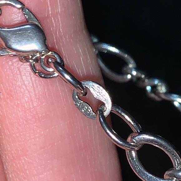 Medium twist James Avery bracelet - Picture 2 of 4